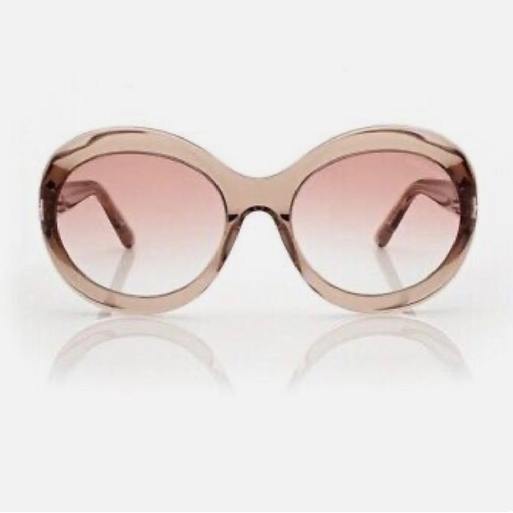 Tom Ford Liya-02 TF918 Oval
Sunglasses NWOT GORGEOUS TOM FORD OVAL FRAMES!